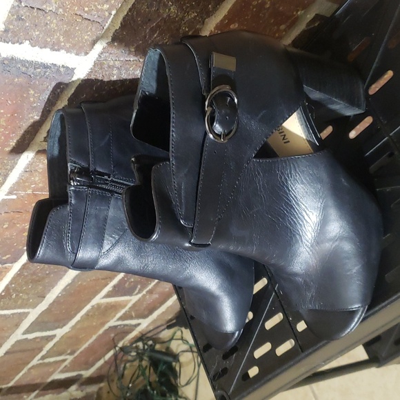 Gianni Bini booties. - Picture 3 of 8
